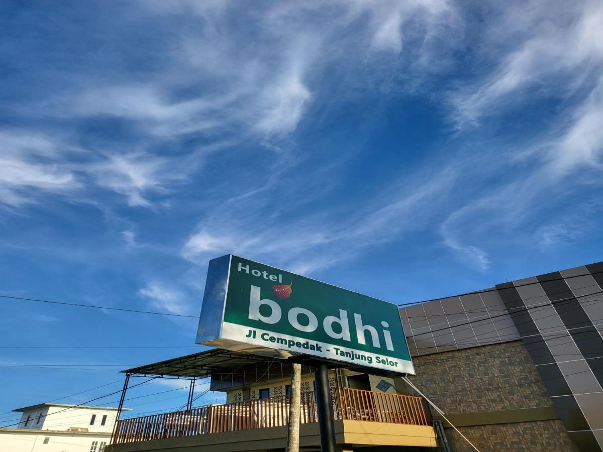 Hotel Bodhi Tanjungselor エクステリア 写真